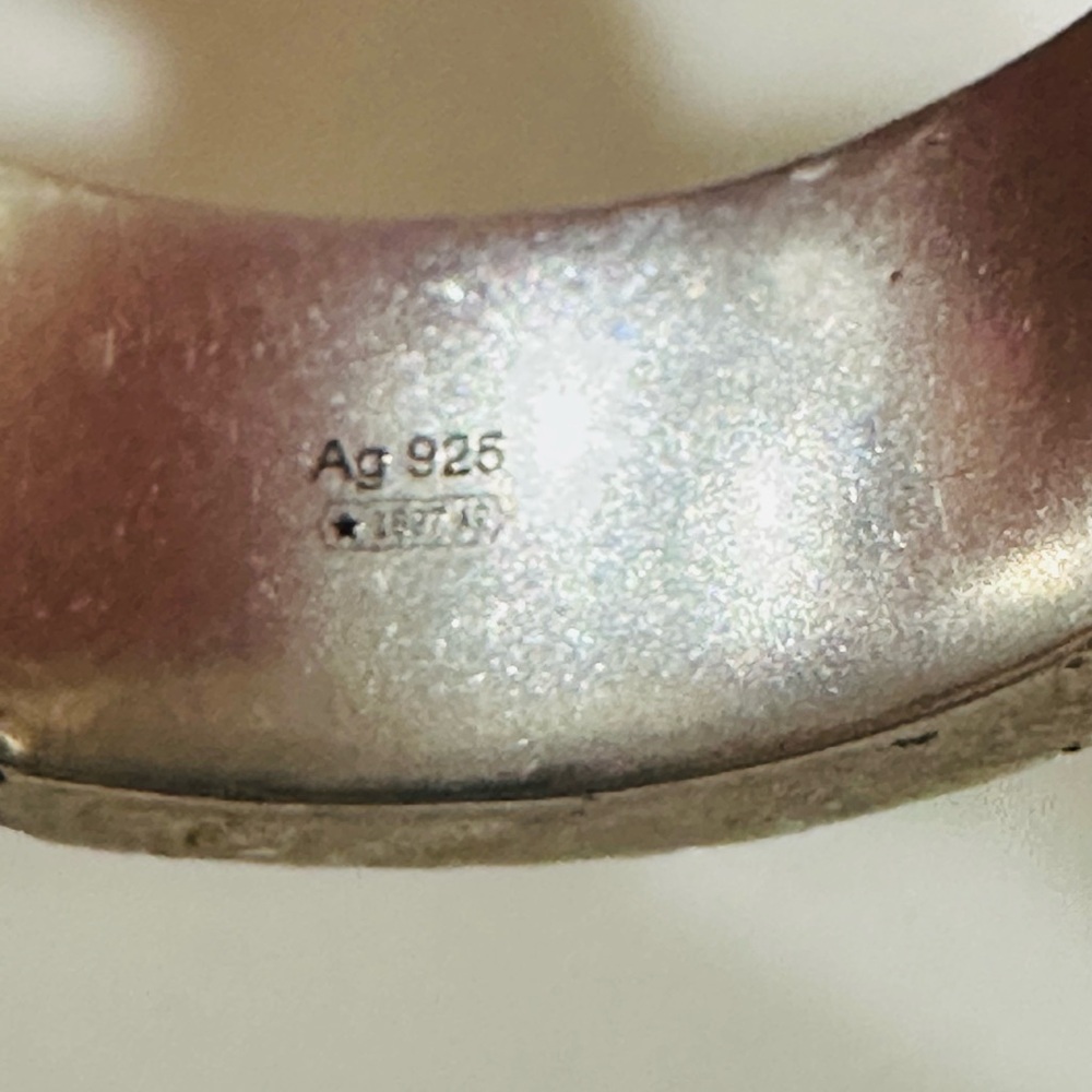 Gucci Marmont GG Wide Silver Band Ring - Picture 7 of 13